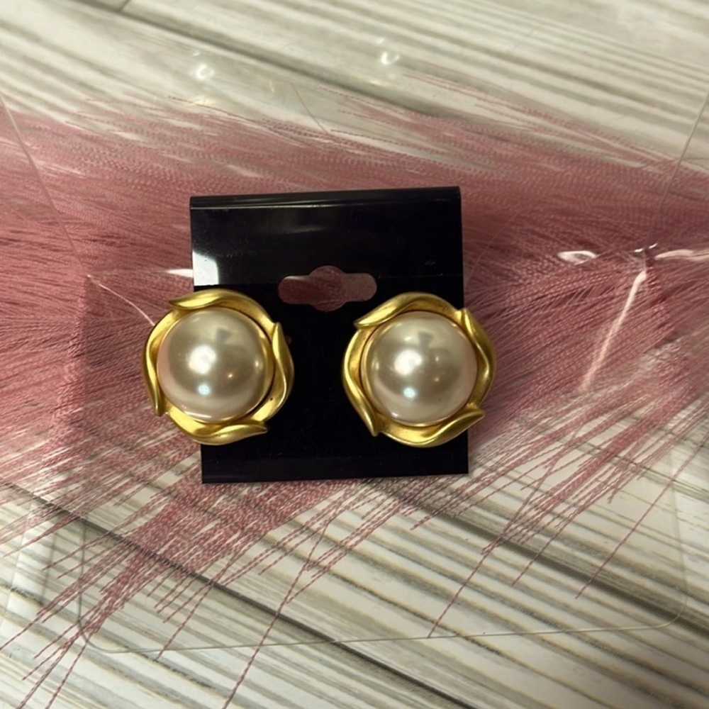 Vintage Coquette Girl Pearl Earrings